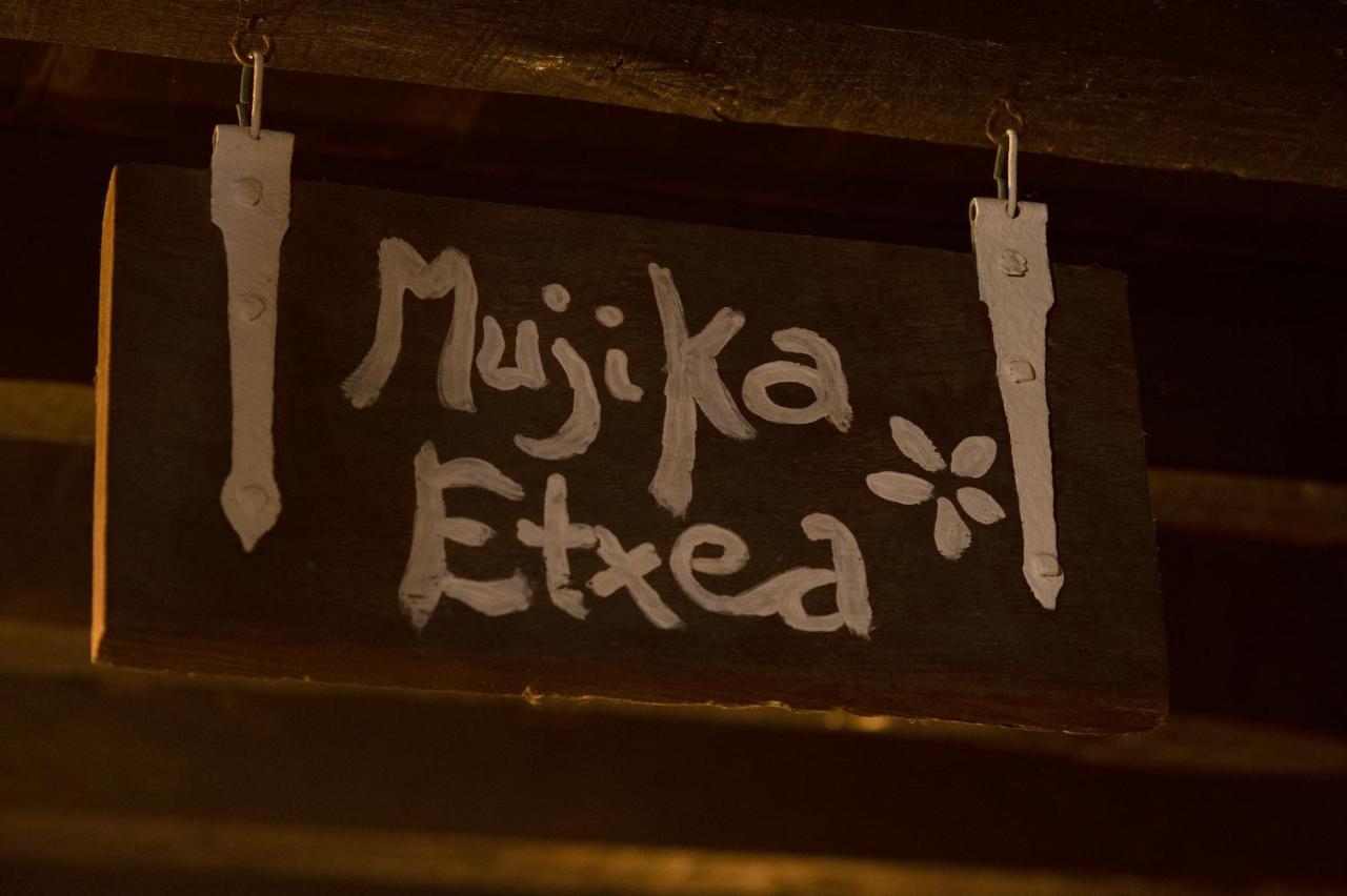 Mujika Etxea Villa Manurga Luaran gambar